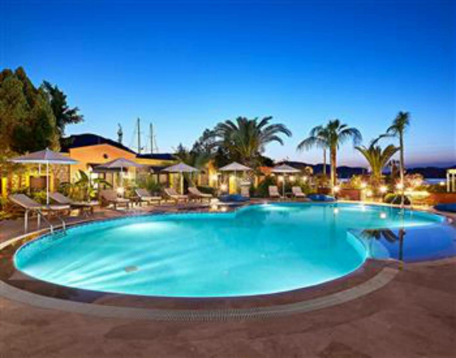 Fi Light Solto Boutique Beach Hotel เซลิมิเย ภายนอก รูปภาพ